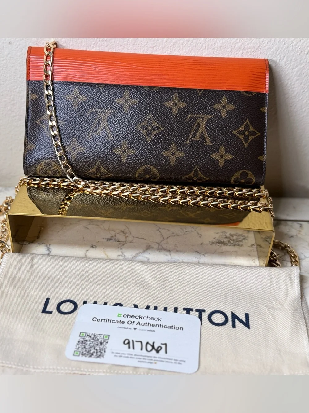 Louis Vuitton Monogram Envelope with Chain - Picture 6 of 15